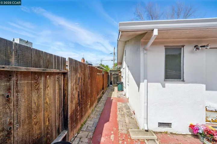 194 Redondo Dr, Pittsburg, California 94565