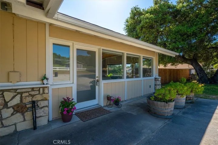 3990 Colima Road, Atascadero, California 93422