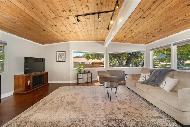 3990 Colima Road, Atascadero, California 93422