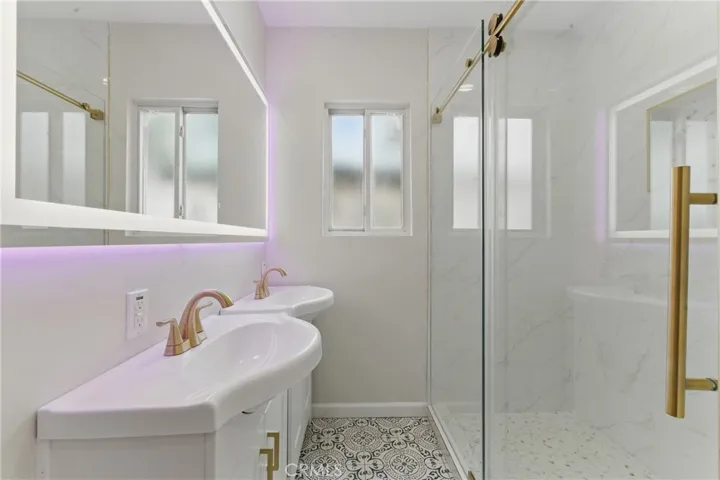 4842 W 99th Street, Inglewood, California 90301