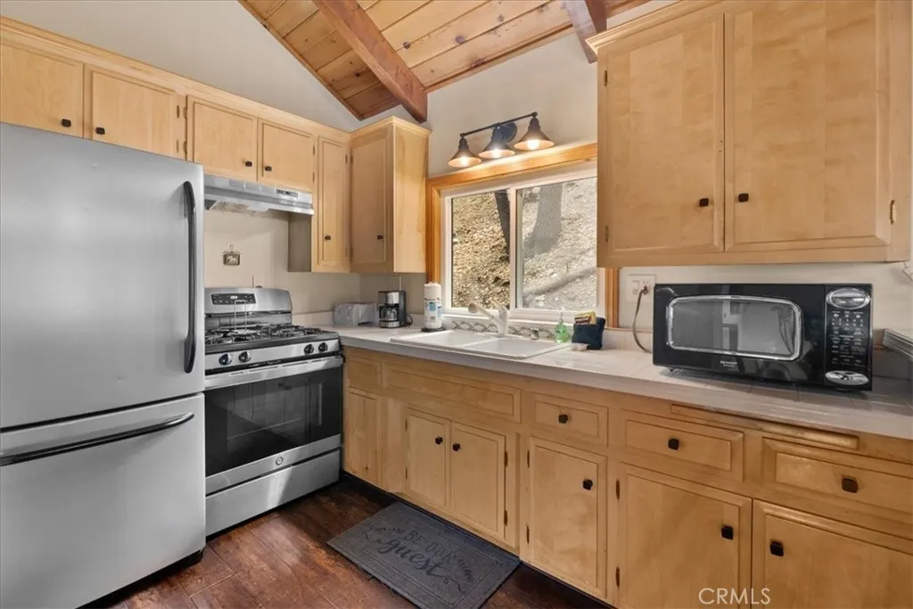 698 Villa Grove Avenue, Big Bear City, California 92314 home-pic-7