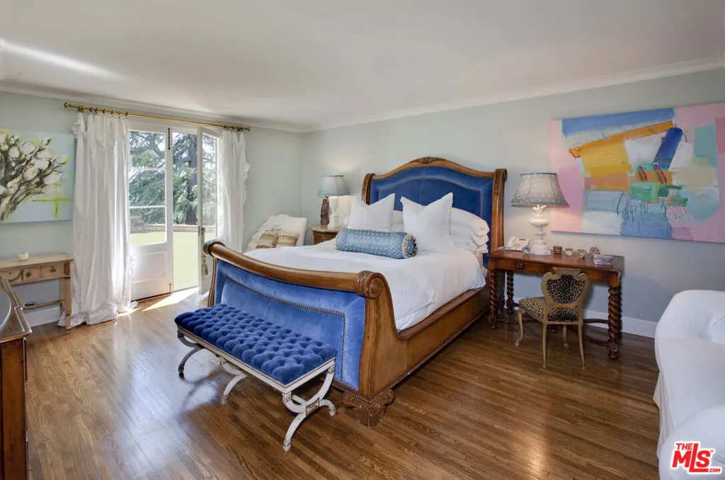 7 Oakmont Drive, Los Angeles, California 90049 home-pic-7