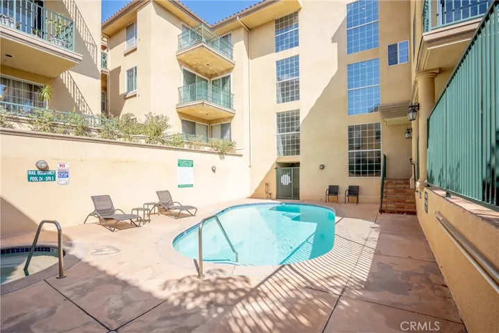 17809 Halsted Street 211, Northridge, California 91325