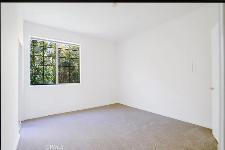 17809 Halsted Street 211, Northridge, California 91325