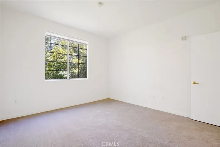 17809 Halsted Street 211, Northridge, California 91325