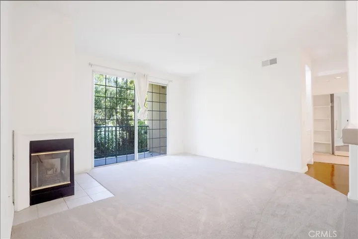 17809 Halsted Street 211, Northridge, California 91325