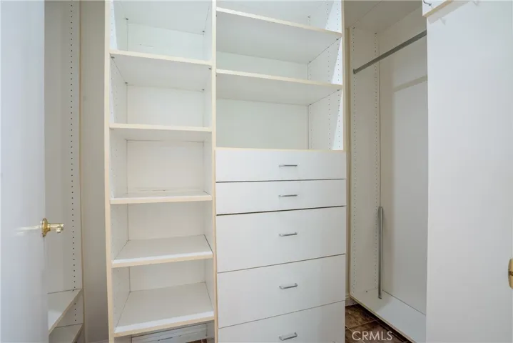 17809 Halsted Street 211, Northridge, California 91325