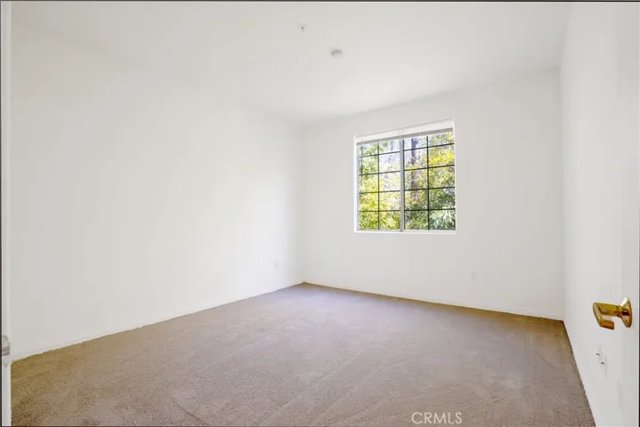 17809 Halsted Street 211, Northridge, California 91325