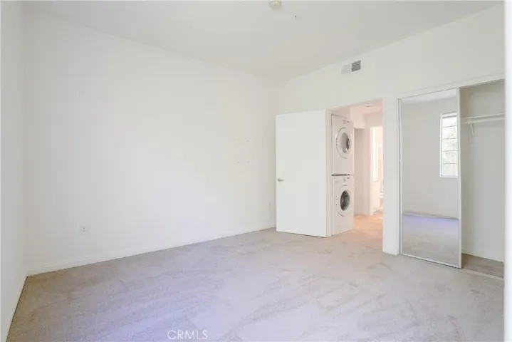 17809 Halsted Street 211, Northridge, California 91325