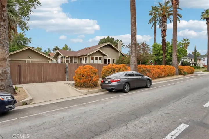 4404 9th Street, Riverside, California 92501