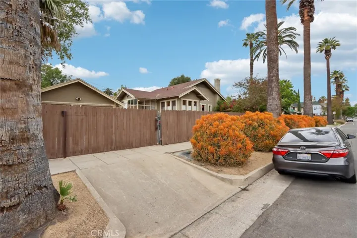 4404 9th Street, Riverside, California 92501