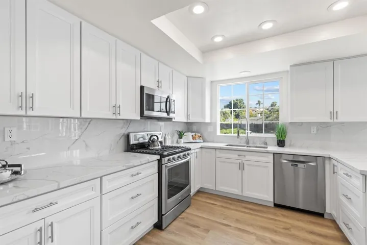 1194 Erin Drive, El Cajon, California 92020