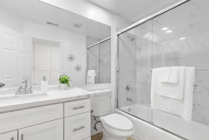 1194 Erin Drive, El Cajon, California 92020