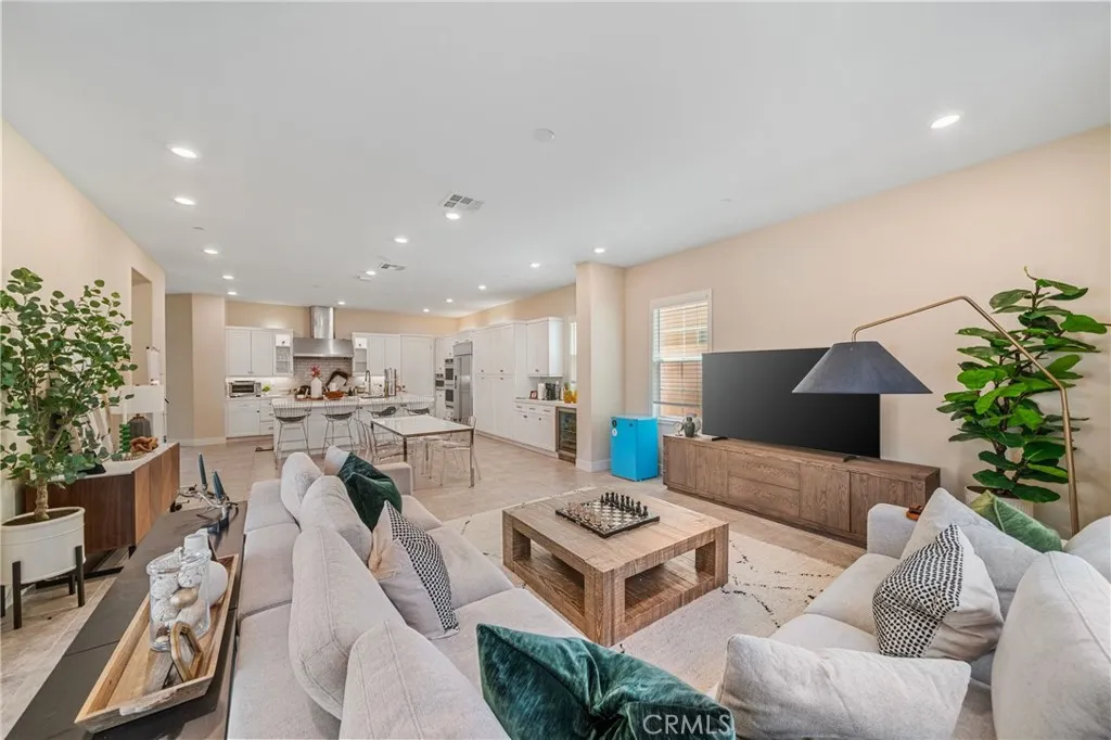 81 Pelican Lane, Irvine, California 92880 home-pic-2