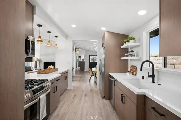 432 Seville Avenue, Newport Beach, California 92661