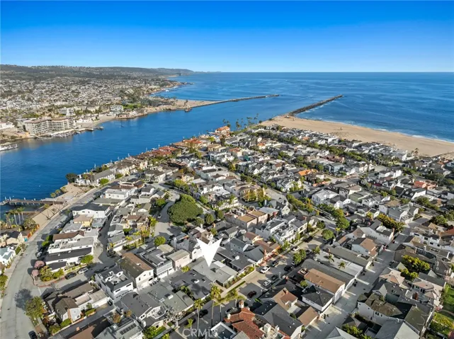 432 Seville Avenue, Newport Beach, California 92661