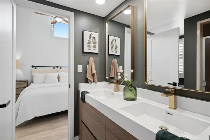432 Seville Avenue, Newport Beach, California 92661