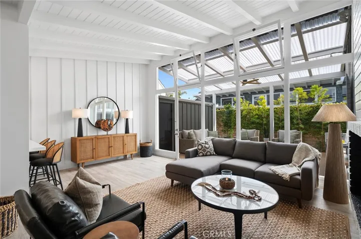 432 Seville Avenue, Newport Beach, California 92661