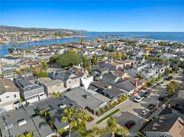 432 Seville Avenue, Newport Beach, California 92661