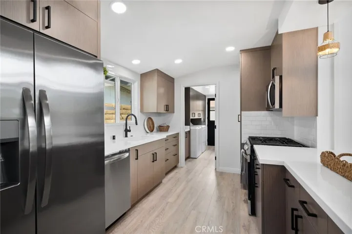 432 Seville Avenue, Newport Beach, California 92661