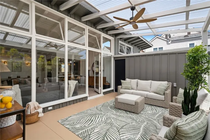 432 Seville Avenue, Newport Beach, California 92661
