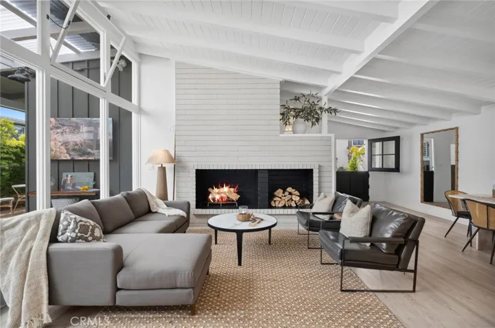 432 Seville Avenue, Newport Beach, California 92661