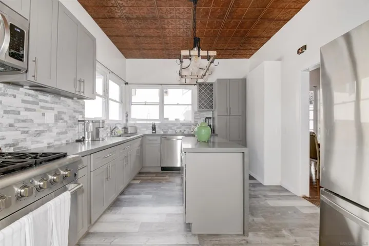 870 D Avenue, Coronado, California 92118