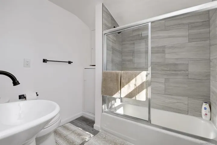 870 D Avenue, Coronado, California 92118