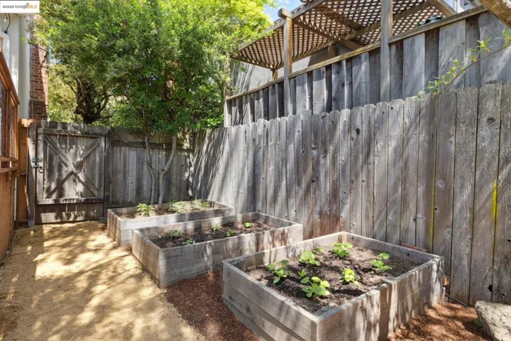 5064 Kearney Ave, Oakland, California 94602
