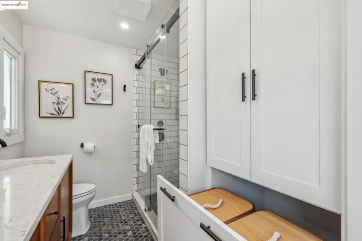 5064 Kearney Ave, Oakland, California 94602