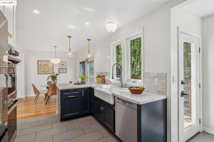5064 Kearney Ave, Oakland, California 94602