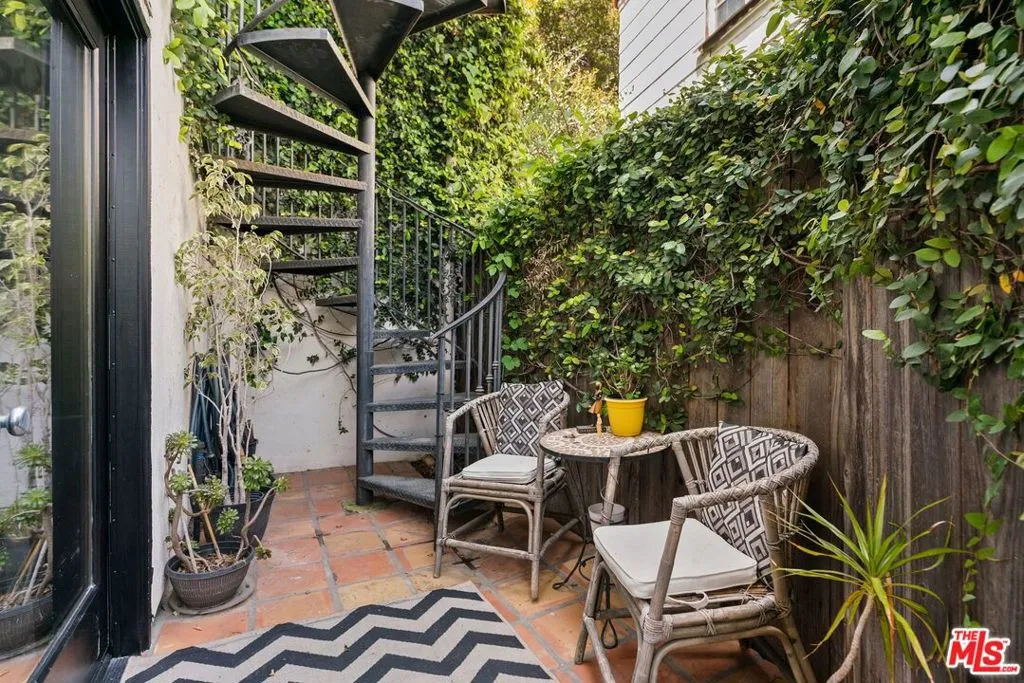 7003 La Presa Drive, Los Angeles, California 90068 home-pic-11