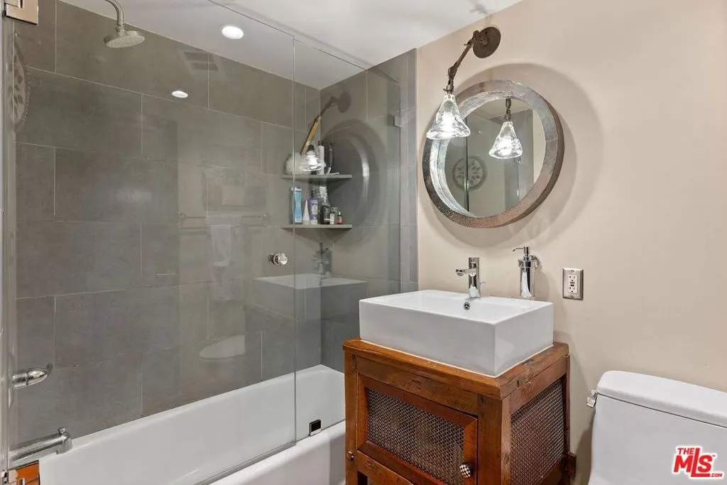 7003 La Presa Drive, Los Angeles, California 90068 home-pic-26