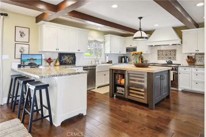 Breakfast bar