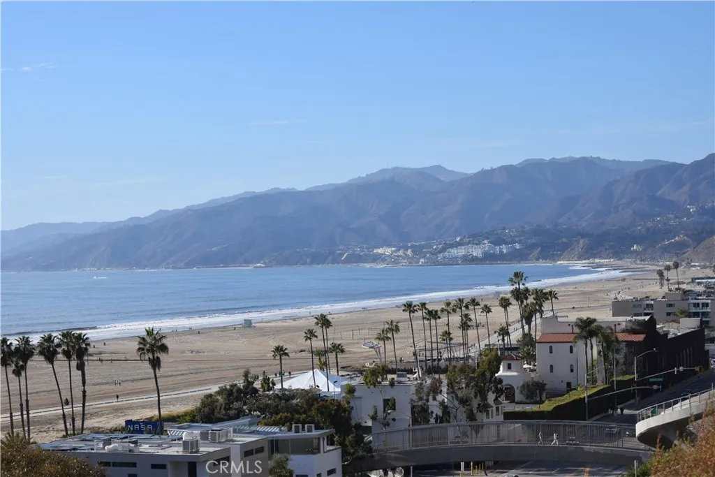 1712 Colby Avenue 105, Los Angeles, California 90025 home-pic-36