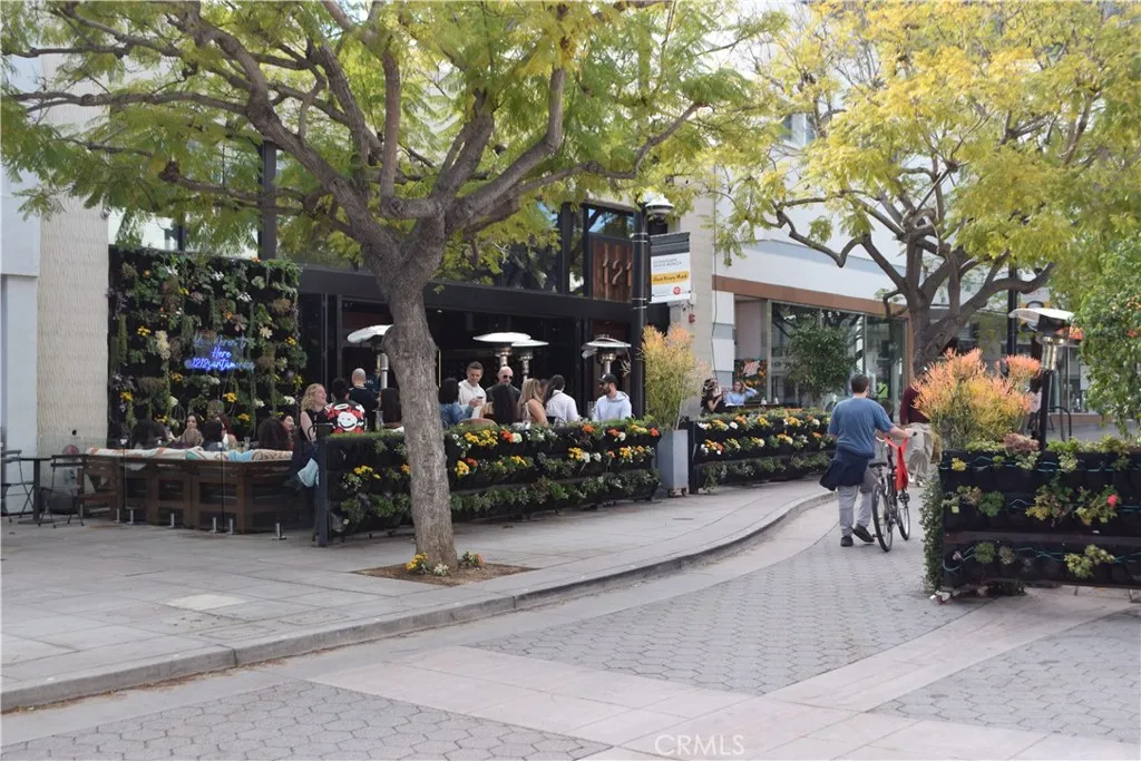 1712 Colby Avenue 105, Los Angeles, California 90025 home-pic-33