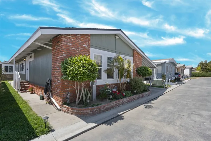 19127 Pioneer Boulevard 27, Artesia, California 90701
