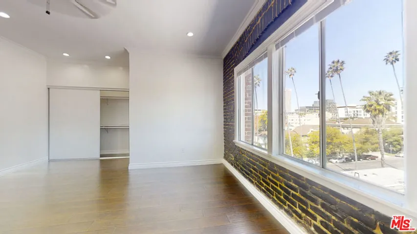 738 New Hampshire Avenue 405, Los Angeles, California 90005
