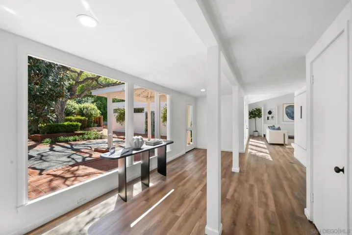 7328 Country Club Dr, La Jolla, California 92037