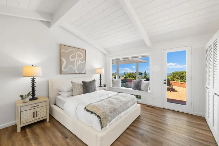 7328 Country Club Dr, La Jolla, California 92037
