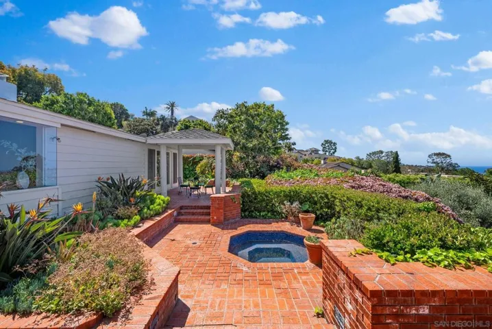 7328 Country Club Dr, La Jolla, California 92037