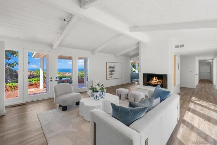 7328 Country Club Dr, La Jolla, California 92037