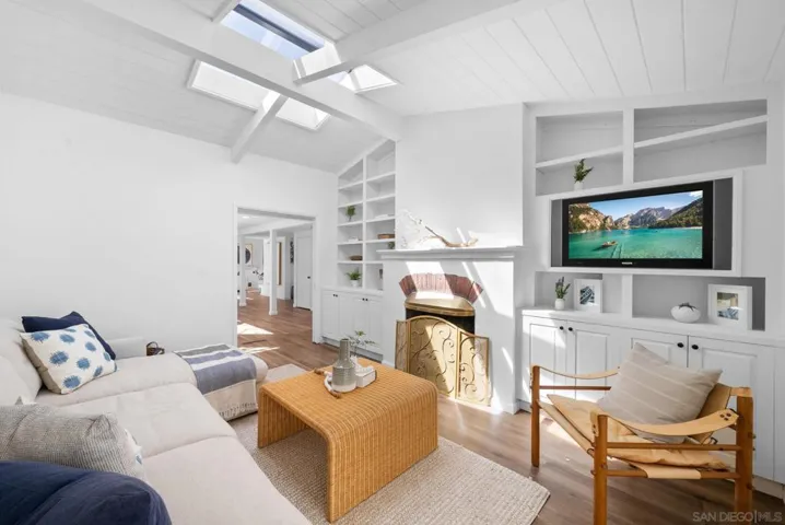7328 Country Club Dr, La Jolla, California 92037