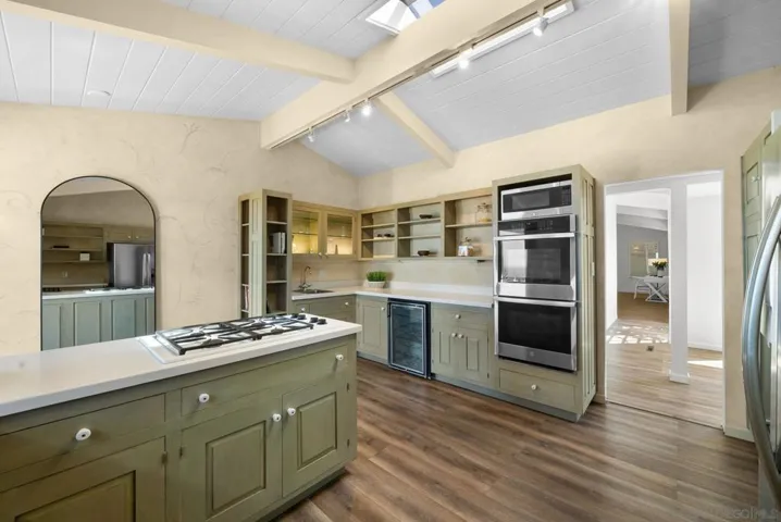 7328 Country Club Dr, La Jolla, California 92037