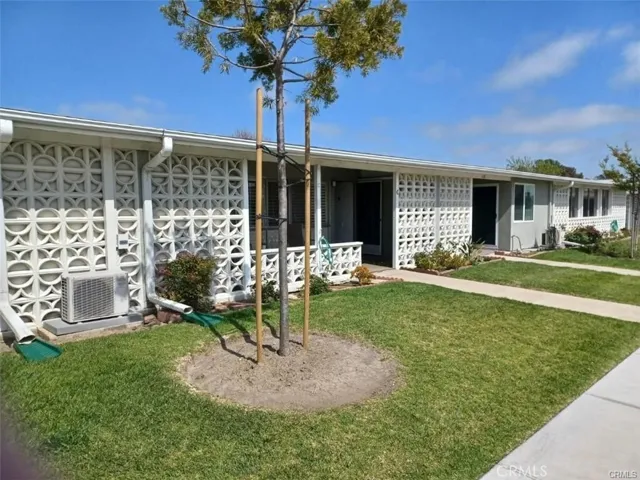 1502 Merion Way 32c, Seal Beach, California 90740