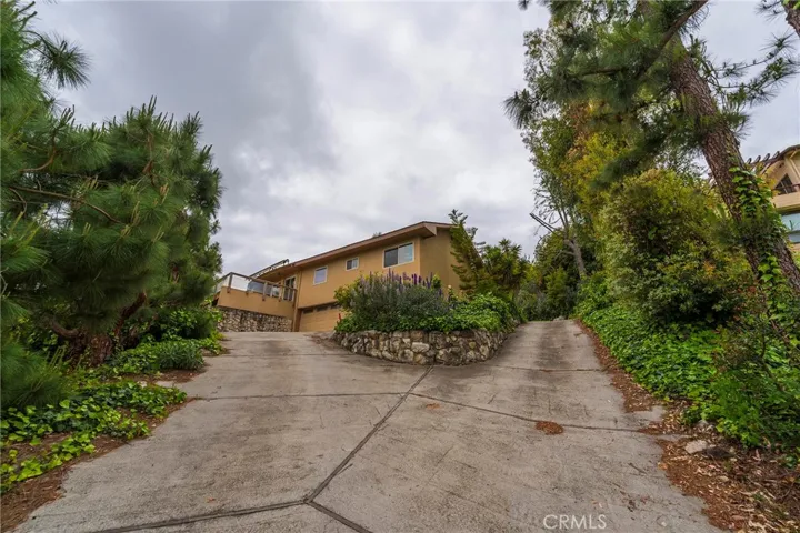 5202 Middlecrest Road, Rancho Palos Verdes, California 90275