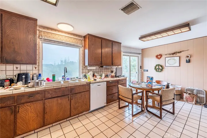 5202 Middlecrest Road, Rancho Palos Verdes, California 90275