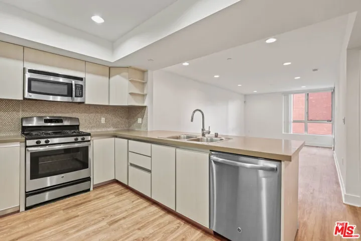 10473 Santa Monica Boulevard 405, Los Angeles, California 90024