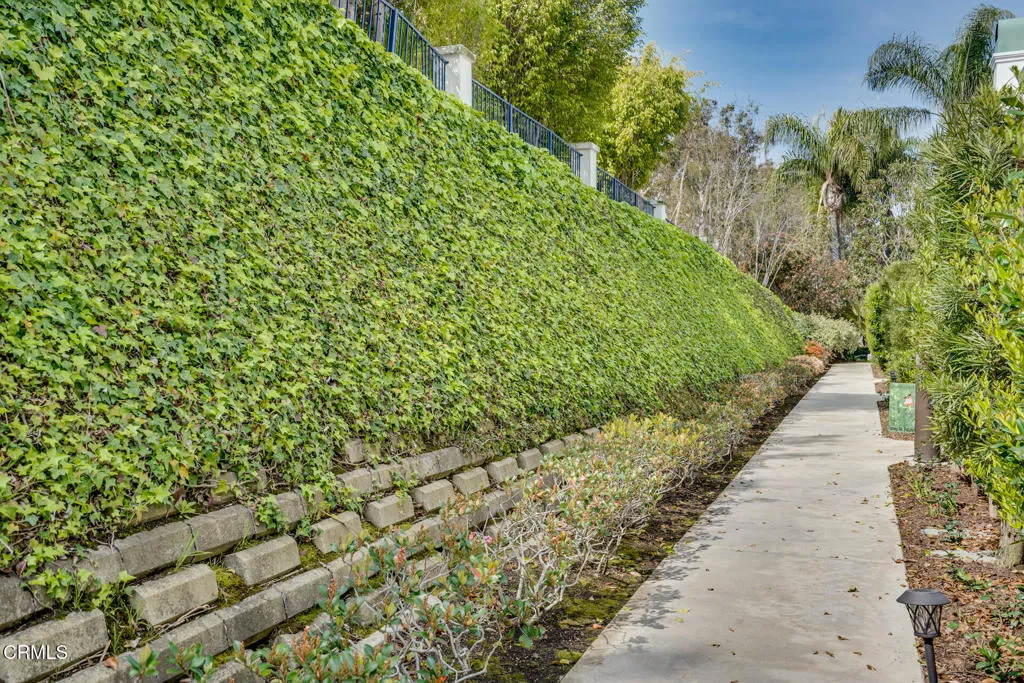 7412 Seabluff Drive 108, Huntington Beach, California 92648 home-pic-13