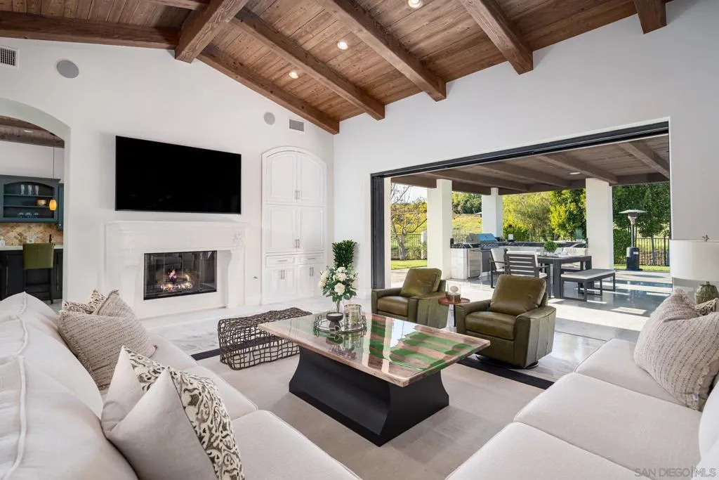 7630 Iluminado, San Diego, California 92127 home-pic-10